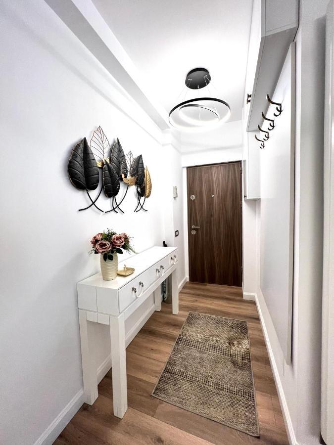 בוקרשט Sky View - Luxury Apartament - Sanador Victoriei מראה חיצוני תמונה