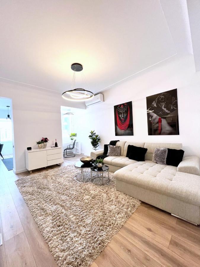 בוקרשט Sky View - Luxury Apartament - Sanador Victoriei מראה חיצוני תמונה
