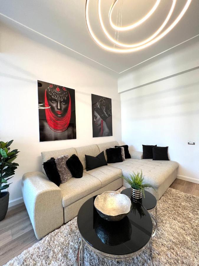 בוקרשט Sky View - Luxury Apartament - Sanador Victoriei מראה חיצוני תמונה