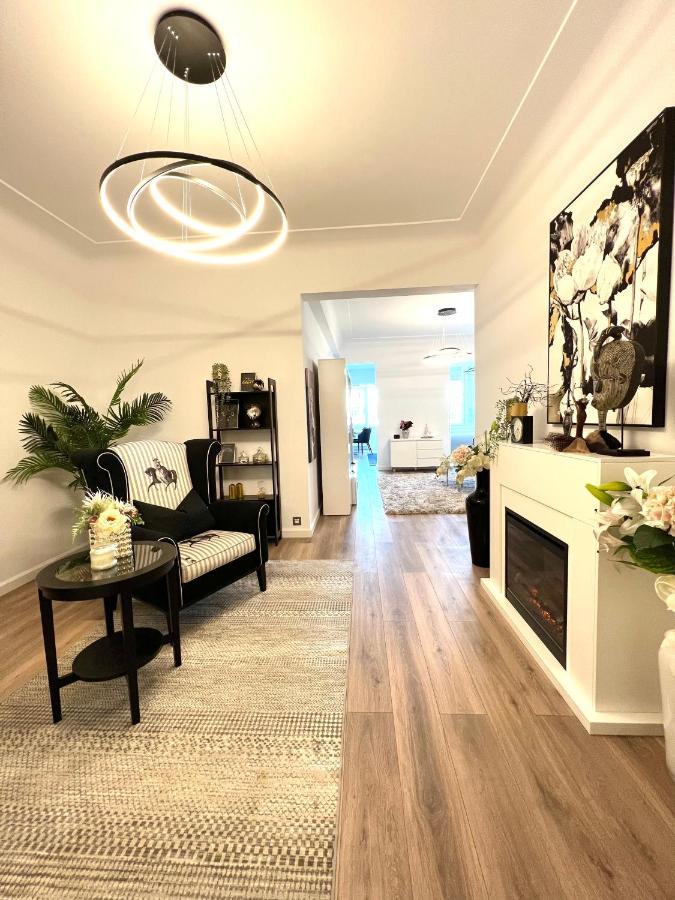 בוקרשט Sky View - Luxury Apartament - Sanador Victoriei מראה חיצוני תמונה