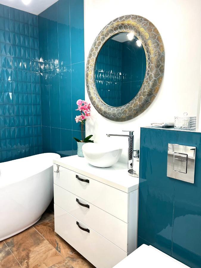 בוקרשט Sky View - Luxury Apartament - Sanador Victoriei מראה חיצוני תמונה