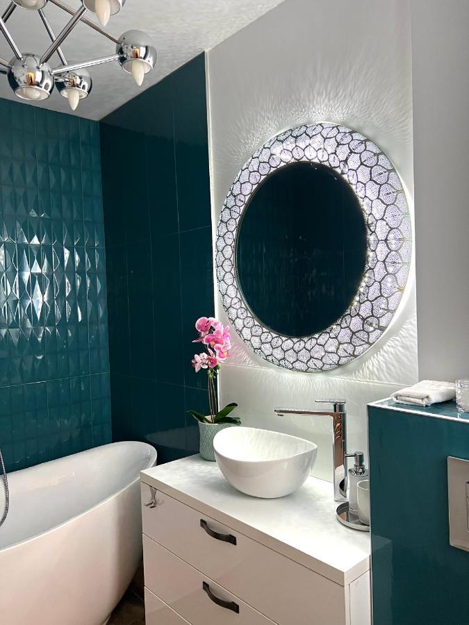 בוקרשט Sky View - Luxury Apartament - Sanador Victoriei מראה חיצוני תמונה
