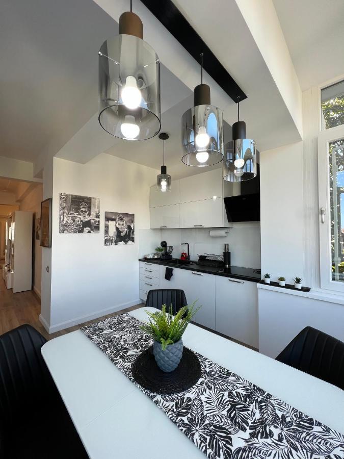 בוקרשט Sky View - Luxury Apartament - Sanador Victoriei מראה חיצוני תמונה