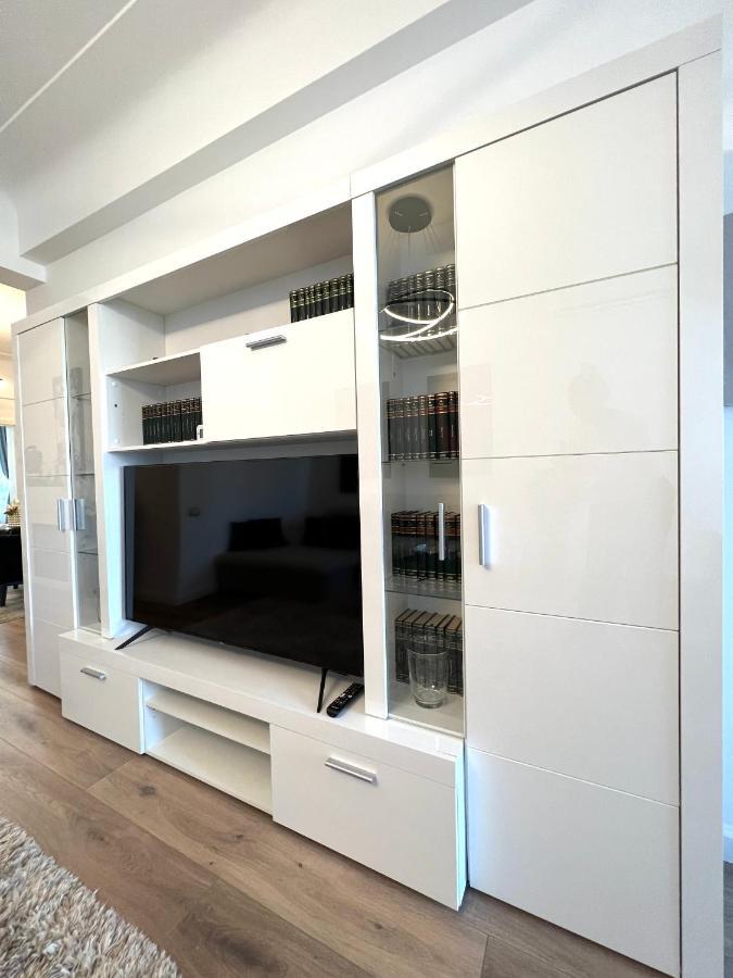 בוקרשט Sky View - Luxury Apartament - Sanador Victoriei מראה חיצוני תמונה