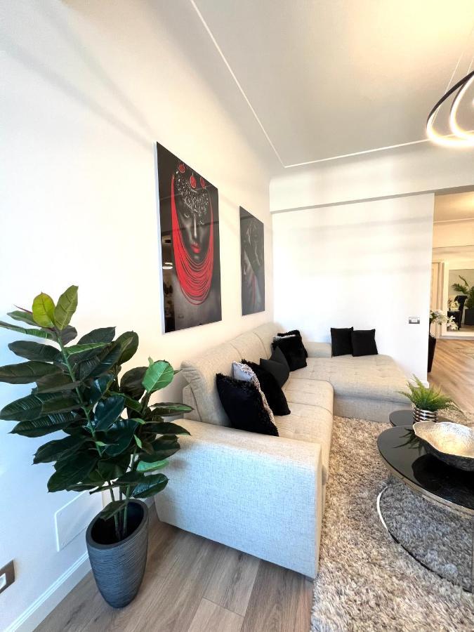 בוקרשט Sky View - Luxury Apartament - Sanador Victoriei מראה חיצוני תמונה