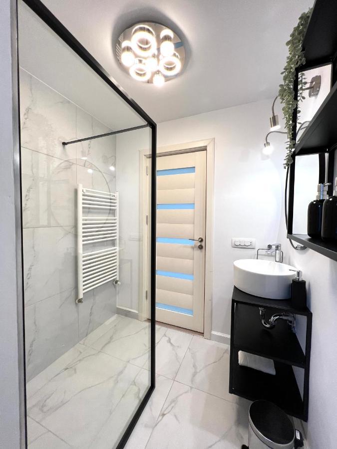 בוקרשט Sky View - Luxury Apartament - Sanador Victoriei מראה חיצוני תמונה