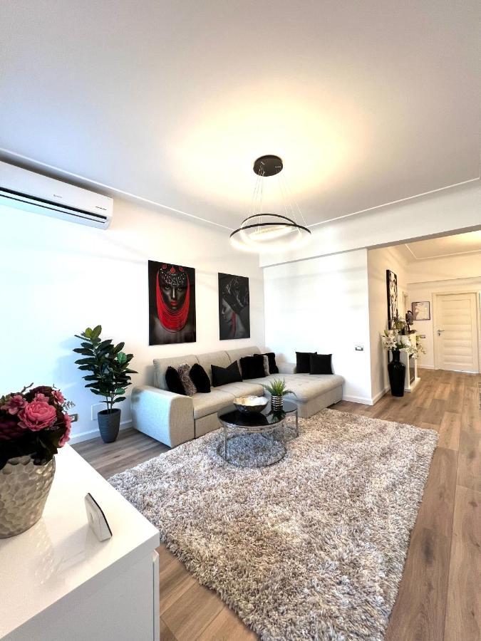 בוקרשט Sky View - Luxury Apartament - Sanador Victoriei מראה חיצוני תמונה